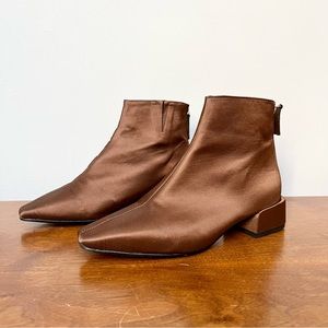 About Arianne geometric heel satin ankle boots